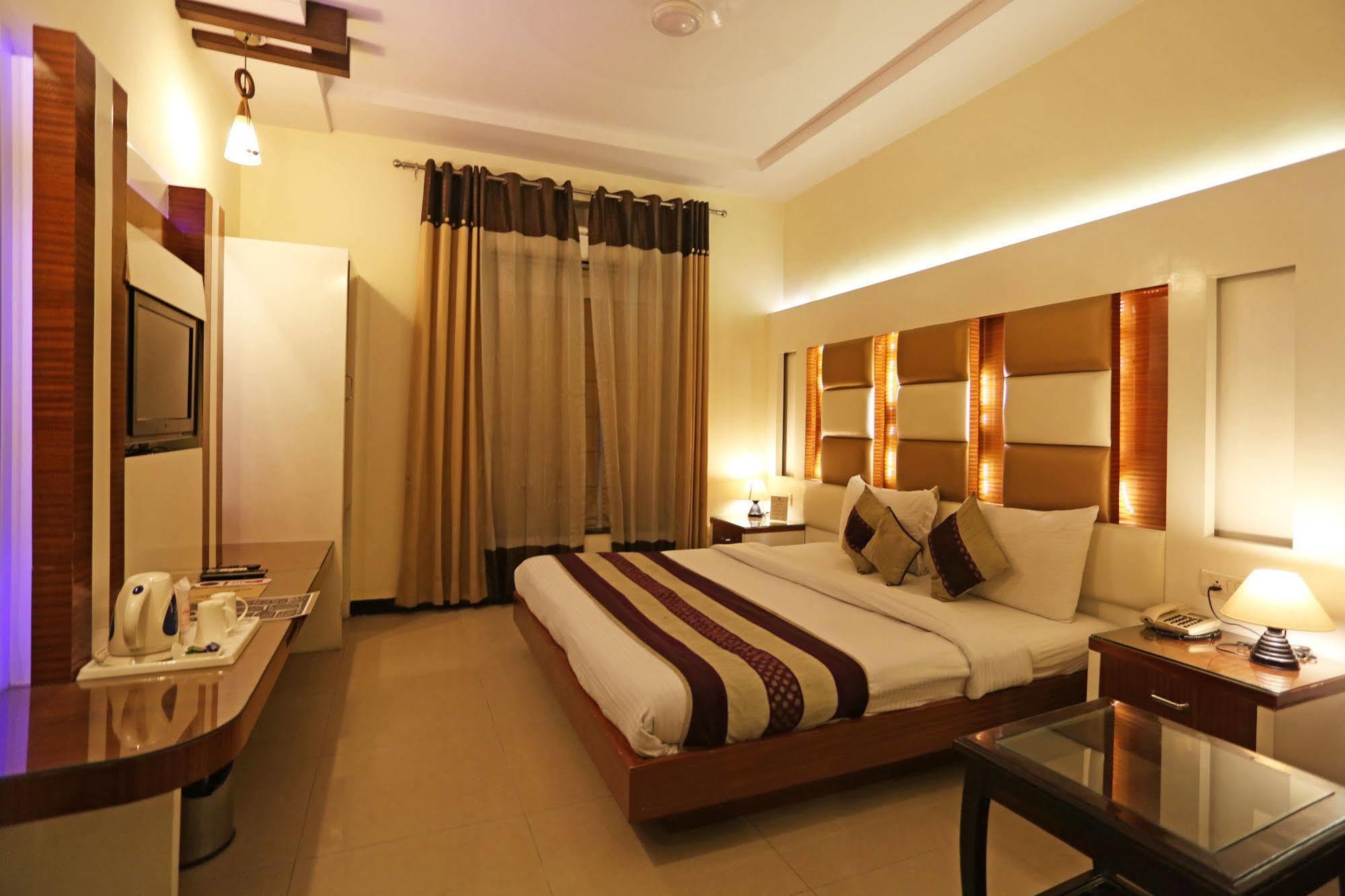 Hotel Star Plaza@New Delhi Railway Station מראה חיצוני תמונה