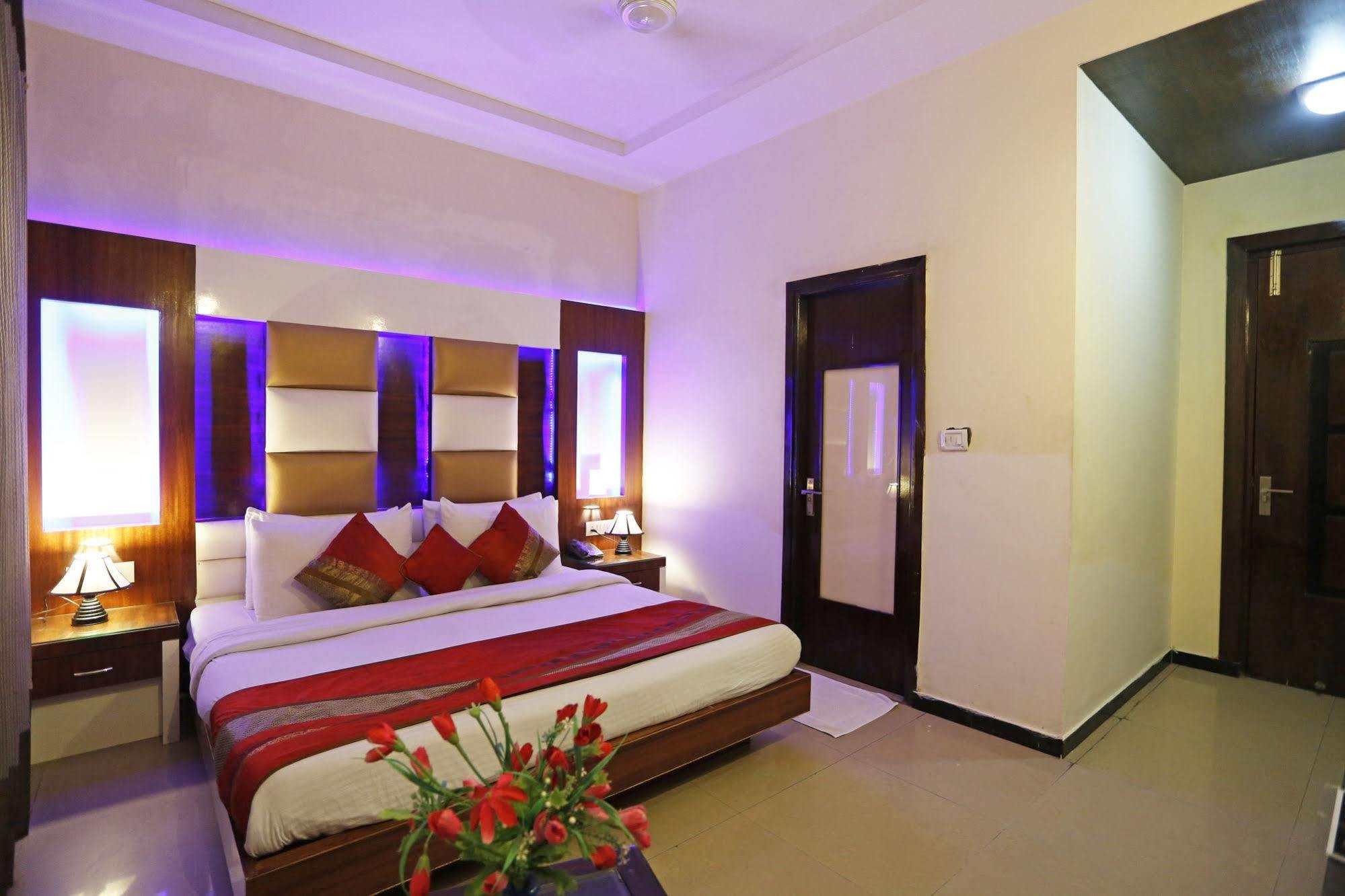 Hotel Star Plaza@New Delhi Railway Station מראה חיצוני תמונה
